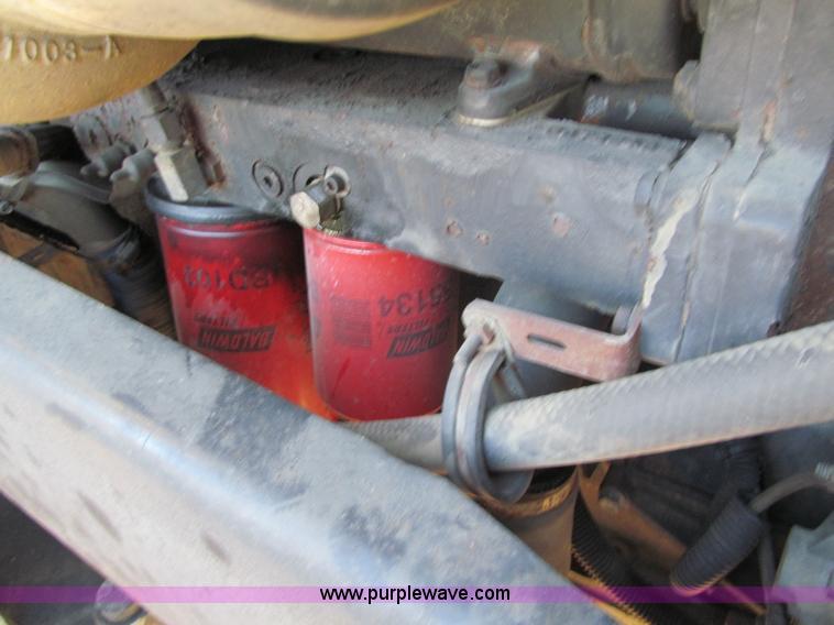 image for item F5562 1992 Freightliner FLD semi truck