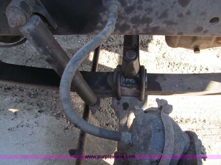 image for item F5562 1992 Freightliner FLD semi truck