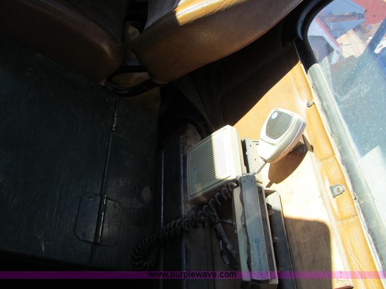 image for item F5562 1992 Freightliner FLD semi truck