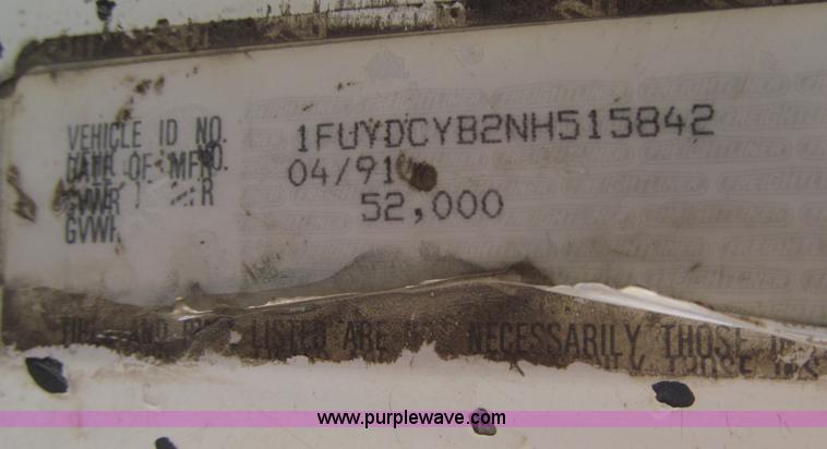 image for item F5562 1992 Freightliner FLD semi truck