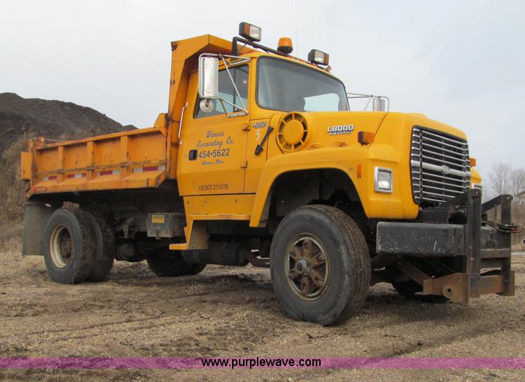 image for item F5566 1994 Ford L8000 plow truck