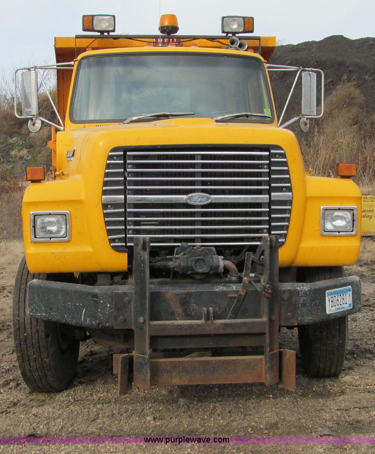 image for item F5566 1994 Ford L8000 plow truck