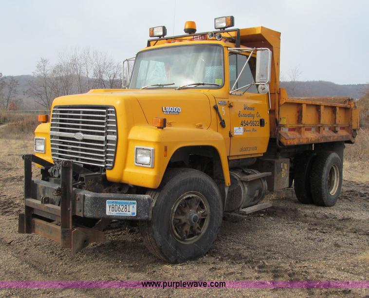 image for item F5566 1994 Ford L8000 plow truck