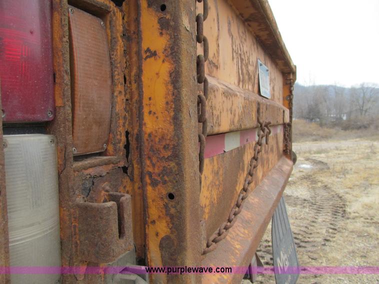 image for item F5566 1994 Ford L8000 plow truck