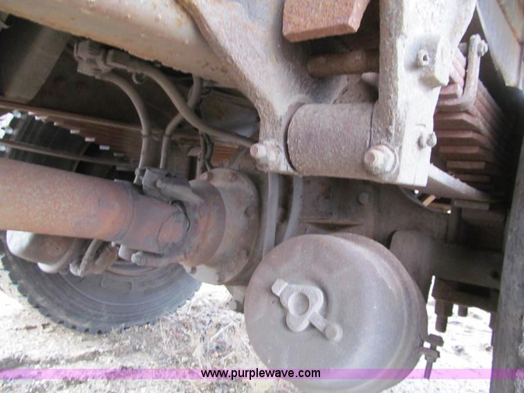 image for item F5566 1994 Ford L8000 plow truck