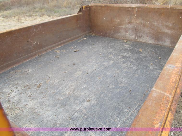 image for item F5566 1994 Ford L8000 plow truck