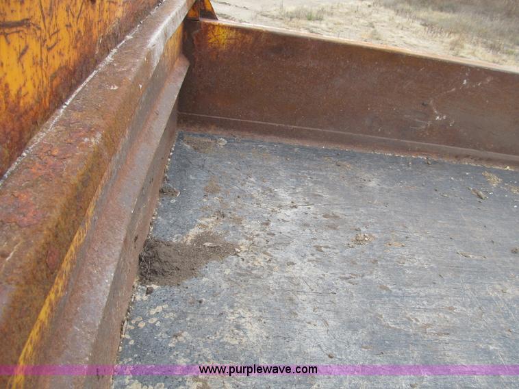 image for item F5566 1994 Ford L8000 plow truck