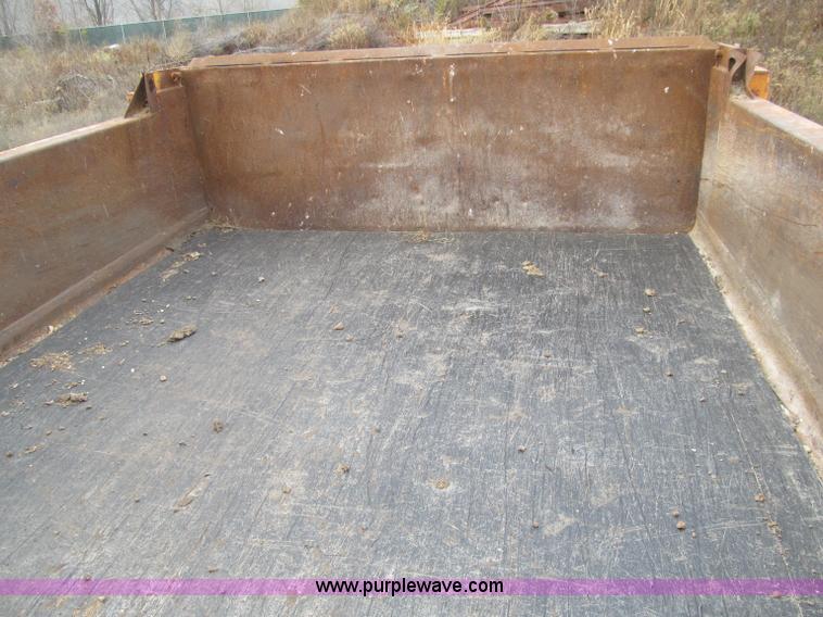 image for item F5566 1994 Ford L8000 plow truck