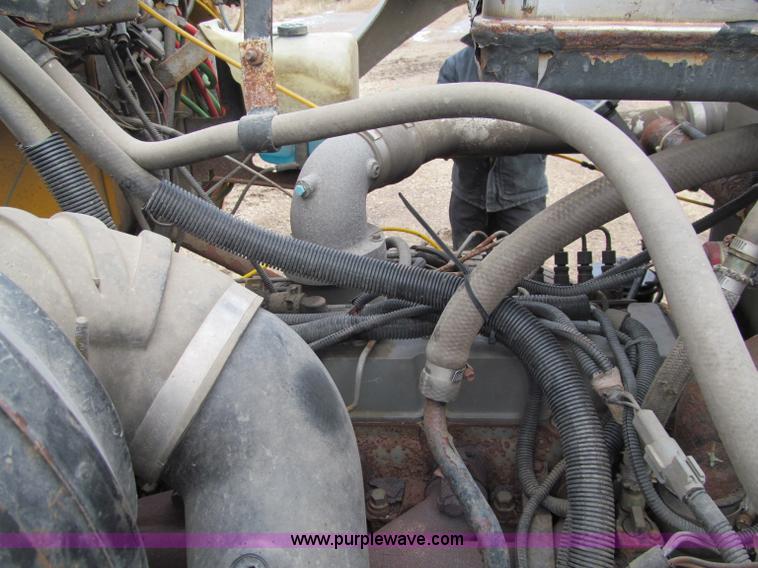 image for item F5566 1994 Ford L8000 plow truck