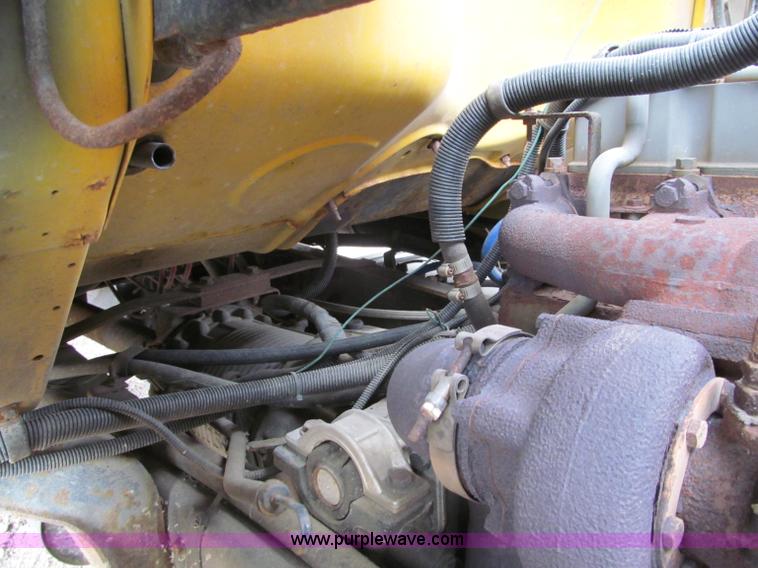 image for item F5566 1994 Ford L8000 plow truck