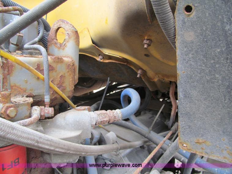 image for item F5566 1994 Ford L8000 plow truck