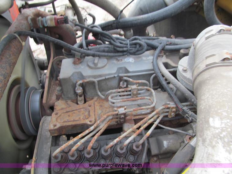 image for item F5566 1994 Ford L8000 plow truck