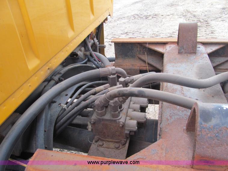 image for item F5566 1994 Ford L8000 plow truck