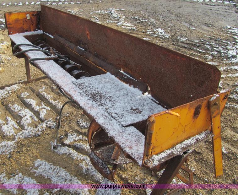 image for item F5566 1994 Ford L8000 plow truck