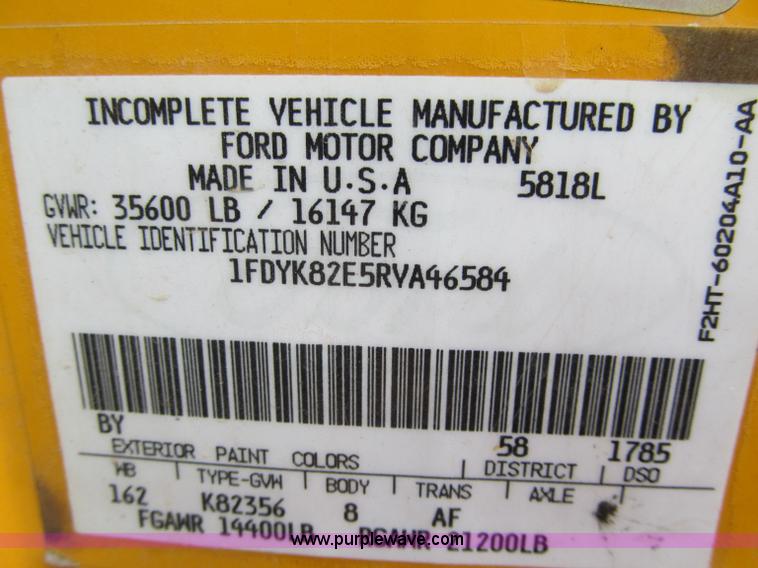 image for item F5566 1994 Ford L8000 plow truck