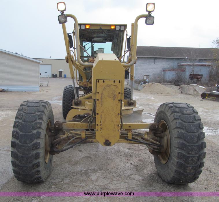 image for item F5568 1996 Caterpillar 143H motor grader