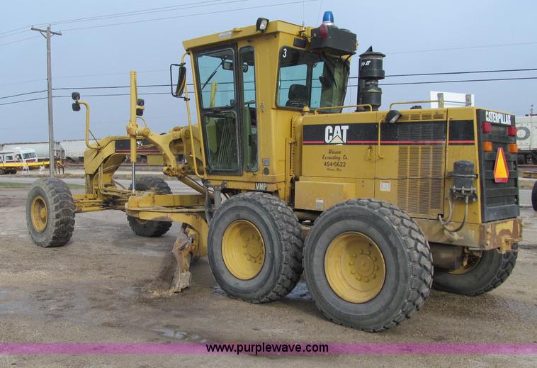 image for item F5568 1996 Caterpillar 143H motor grader