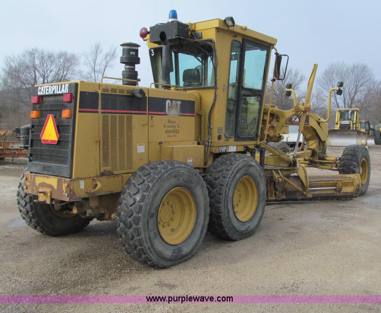 image for item F5568 1996 Caterpillar 143H motor grader