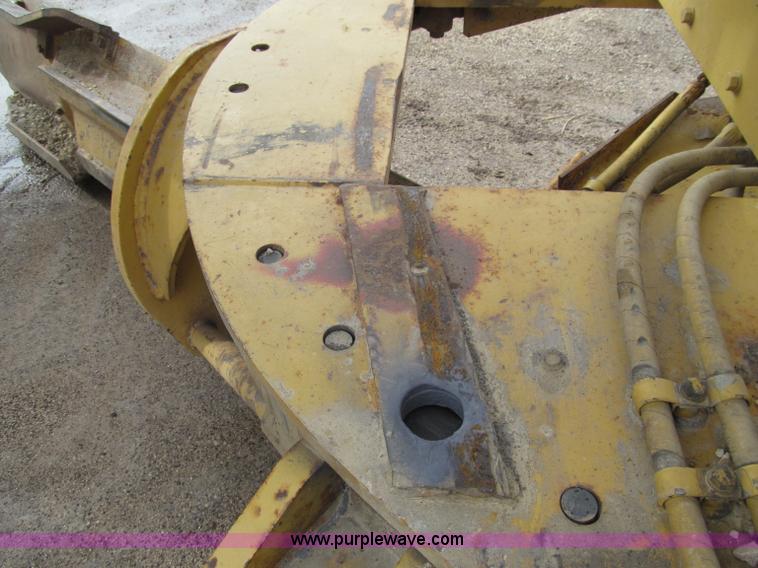 image for item F5568 1996 Caterpillar 143H motor grader