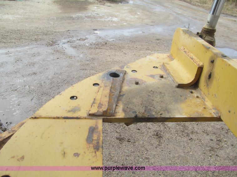 image for item F5568 1996 Caterpillar 143H motor grader