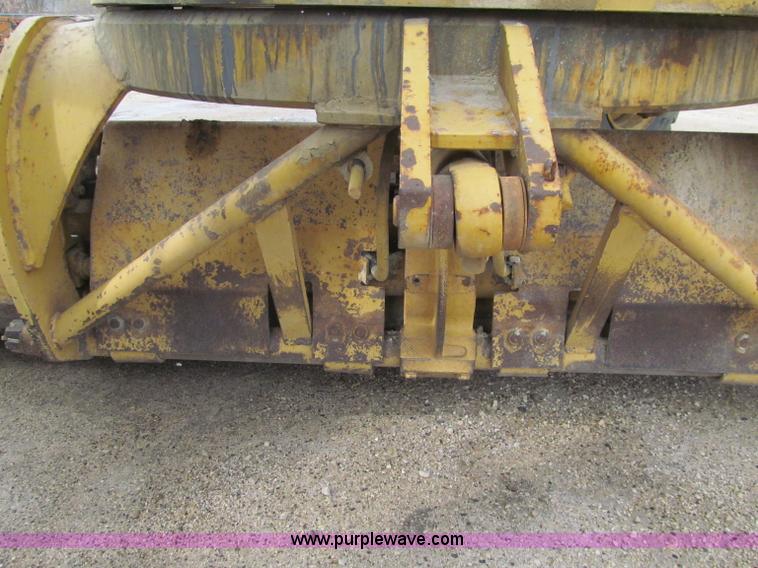 image for item F5568 1996 Caterpillar 143H motor grader