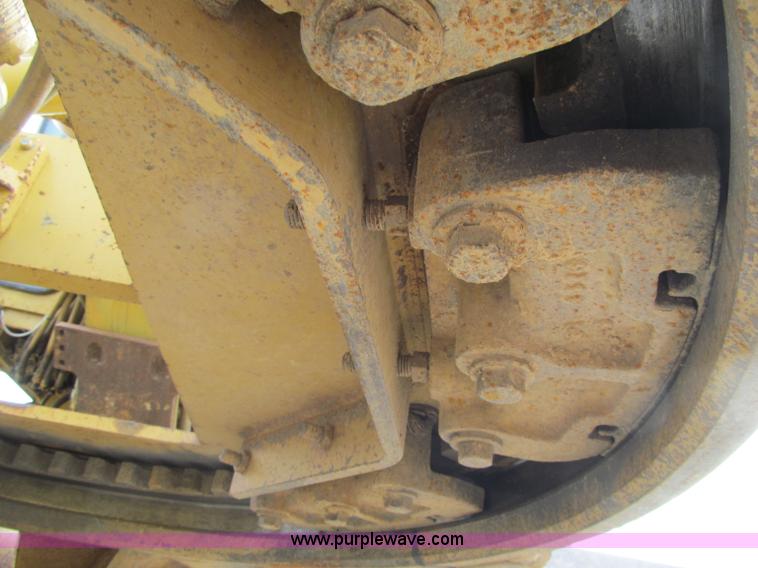 image for item F5568 1996 Caterpillar 143H motor grader