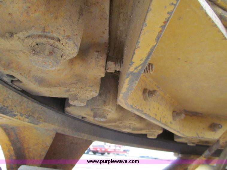image for item F5568 1996 Caterpillar 143H motor grader