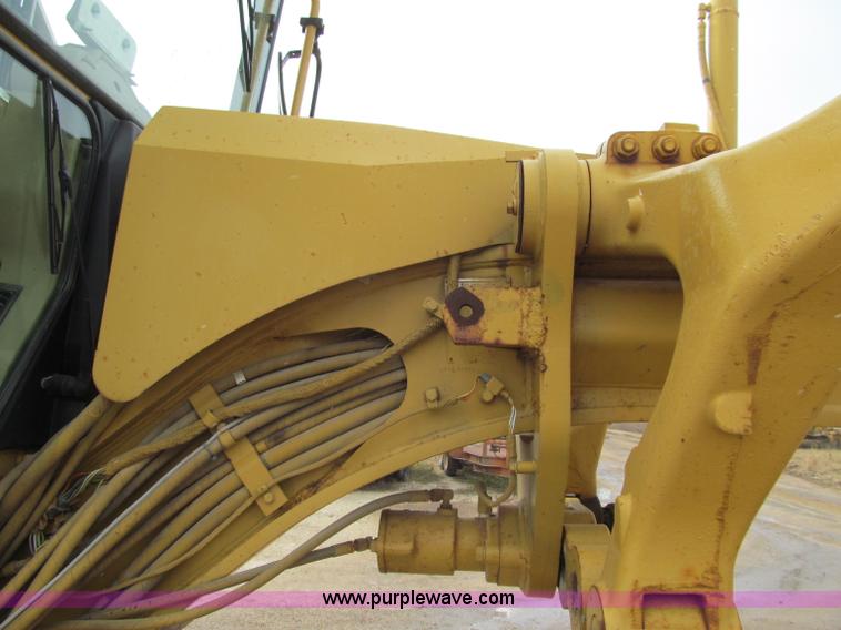 image for item F5568 1996 Caterpillar 143H motor grader