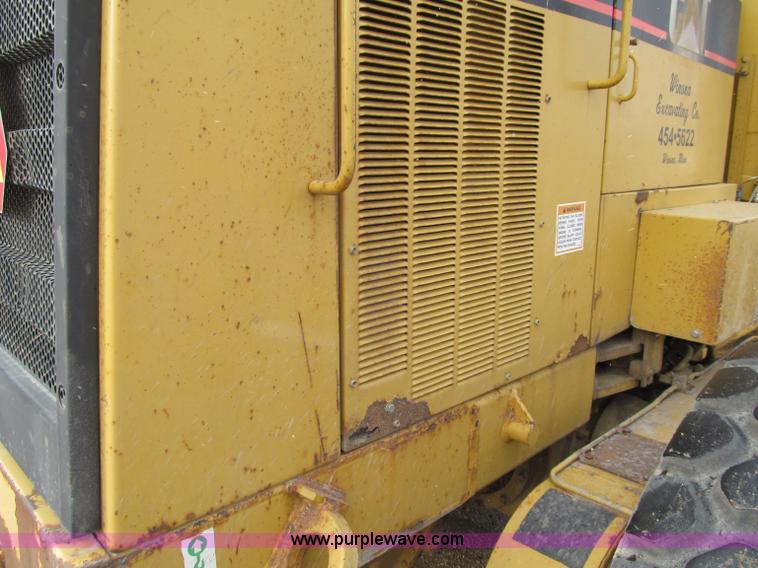 image for item F5568 1996 Caterpillar 143H motor grader