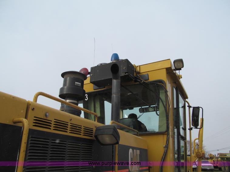 image for item F5568 1996 Caterpillar 143H motor grader