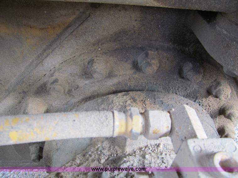 image for item F5568 1996 Caterpillar 143H motor grader