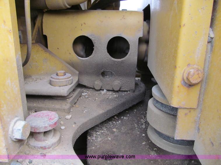 image for item F5568 1996 Caterpillar 143H motor grader