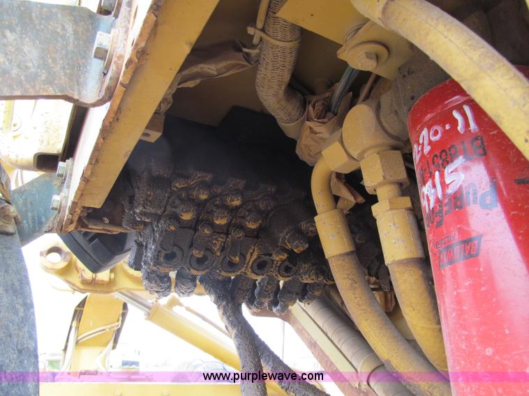 image for item F5568 1996 Caterpillar 143H motor grader