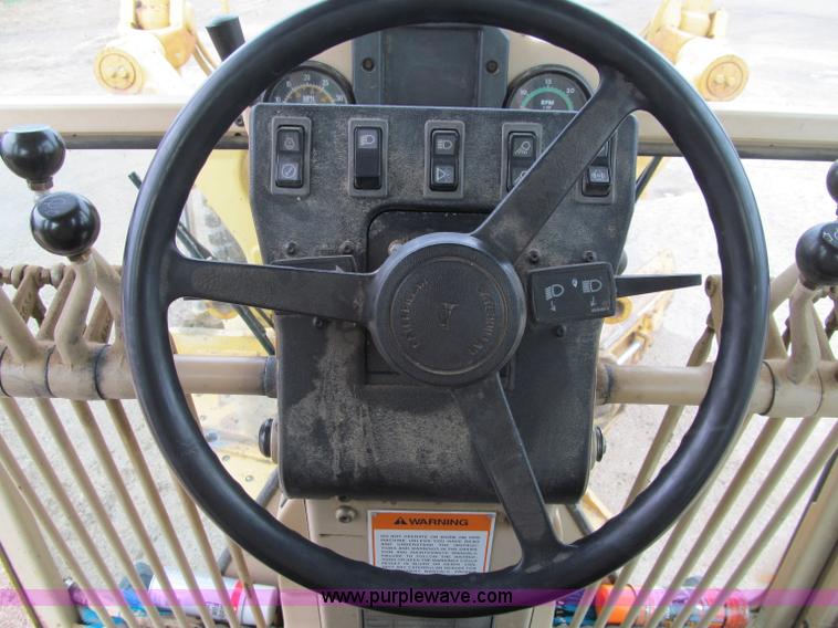 image for item F5568 1996 Caterpillar 143H motor grader