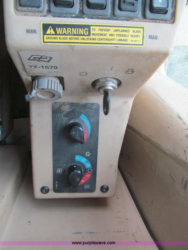 image for item F5568 1996 Caterpillar 143H motor grader