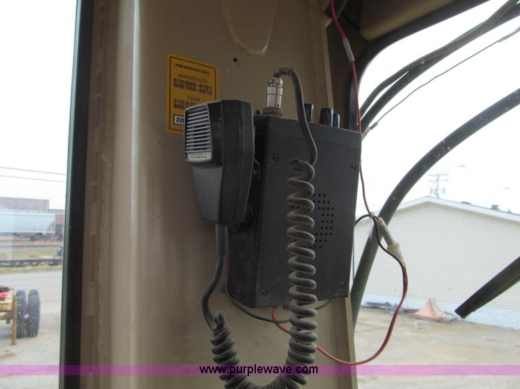 image for item F5568 1996 Caterpillar 143H motor grader