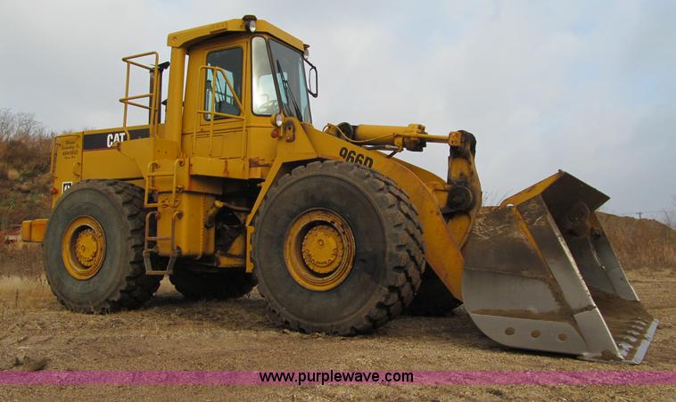 image for item F5569 1984 Caterpillar 966D wheel loader