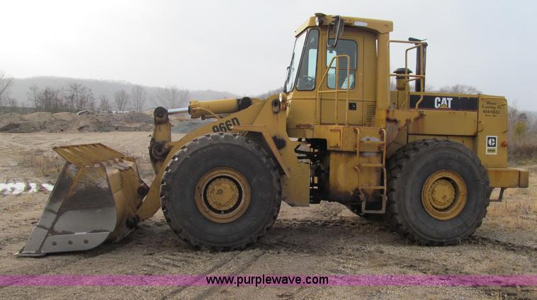 image for item F5569 1984 Caterpillar 966D wheel loader