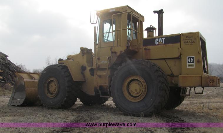 image for item F5569 1984 Caterpillar 966D wheel loader