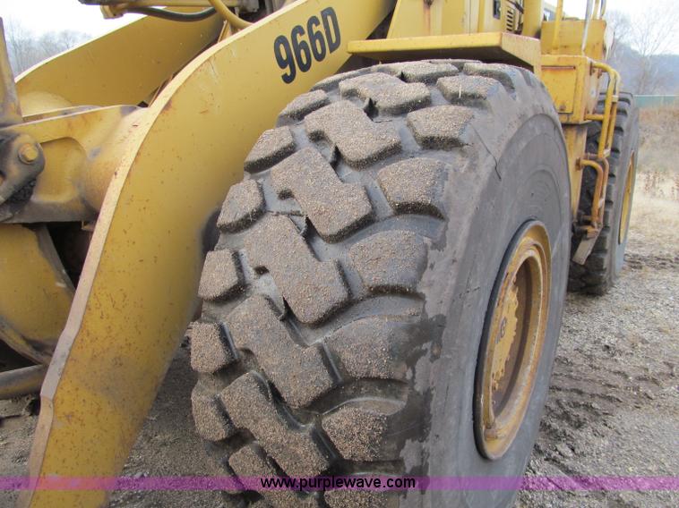 image for item F5569 1984 Caterpillar 966D wheel loader