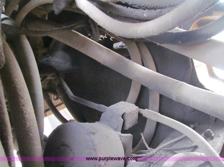 image for item F5569 1984 Caterpillar 966D wheel loader