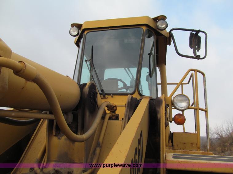 image for item F5569 1984 Caterpillar 966D wheel loader