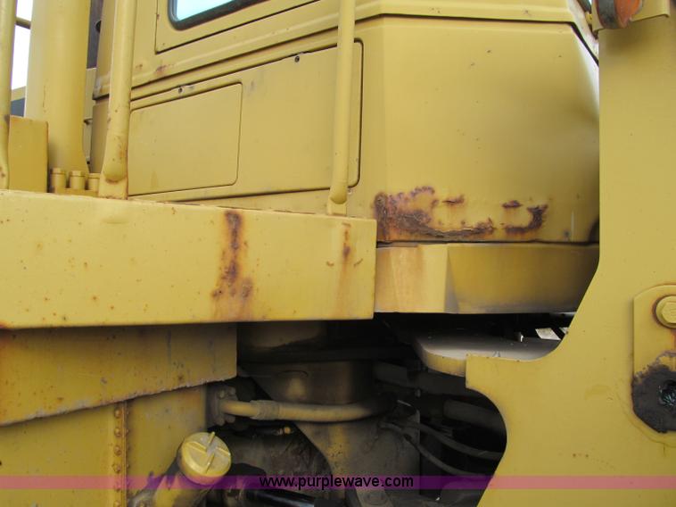 image for item F5569 1984 Caterpillar 966D wheel loader