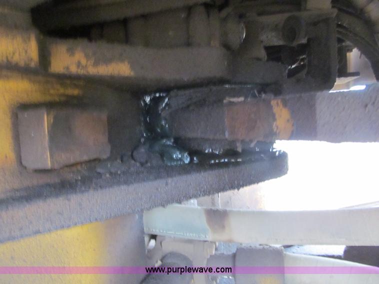 image for item F5569 1984 Caterpillar 966D wheel loader