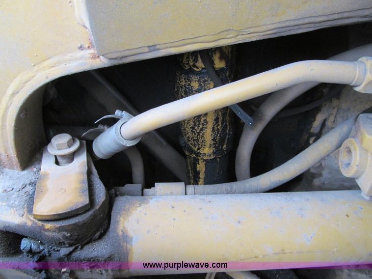 image for item F5569 1984 Caterpillar 966D wheel loader