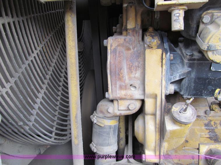 image for item F5569 1984 Caterpillar 966D wheel loader