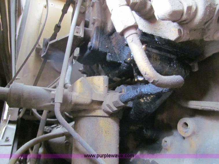 image for item F5569 1984 Caterpillar 966D wheel loader