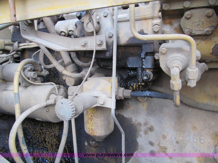 image for item F5569 1984 Caterpillar 966D wheel loader