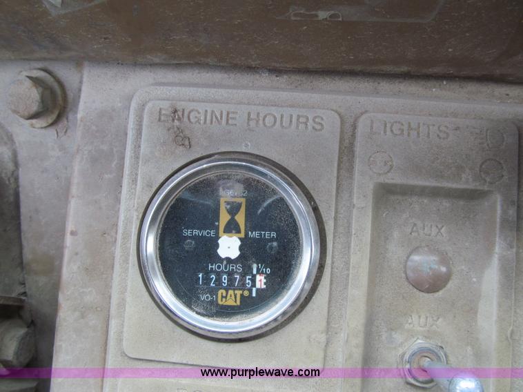 image for item F5569 1984 Caterpillar 966D wheel loader