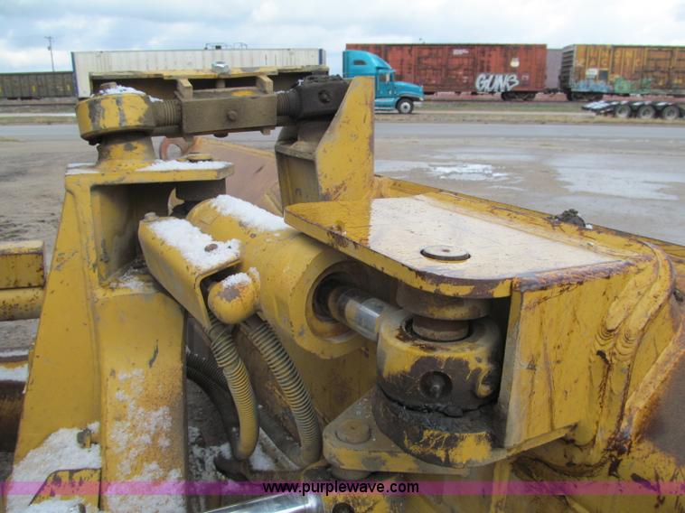 image for item F5579 1999 Caterpillar D3CXL dozer